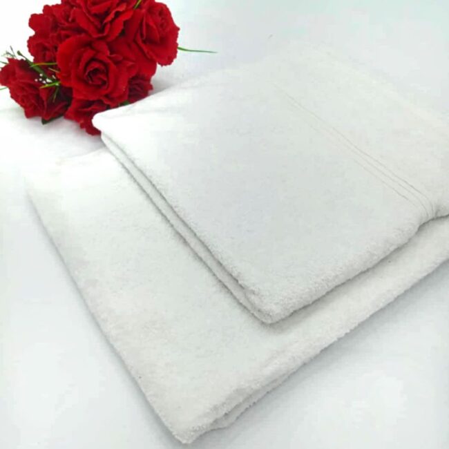 17 - Off White Large Towel 28/55 Inches