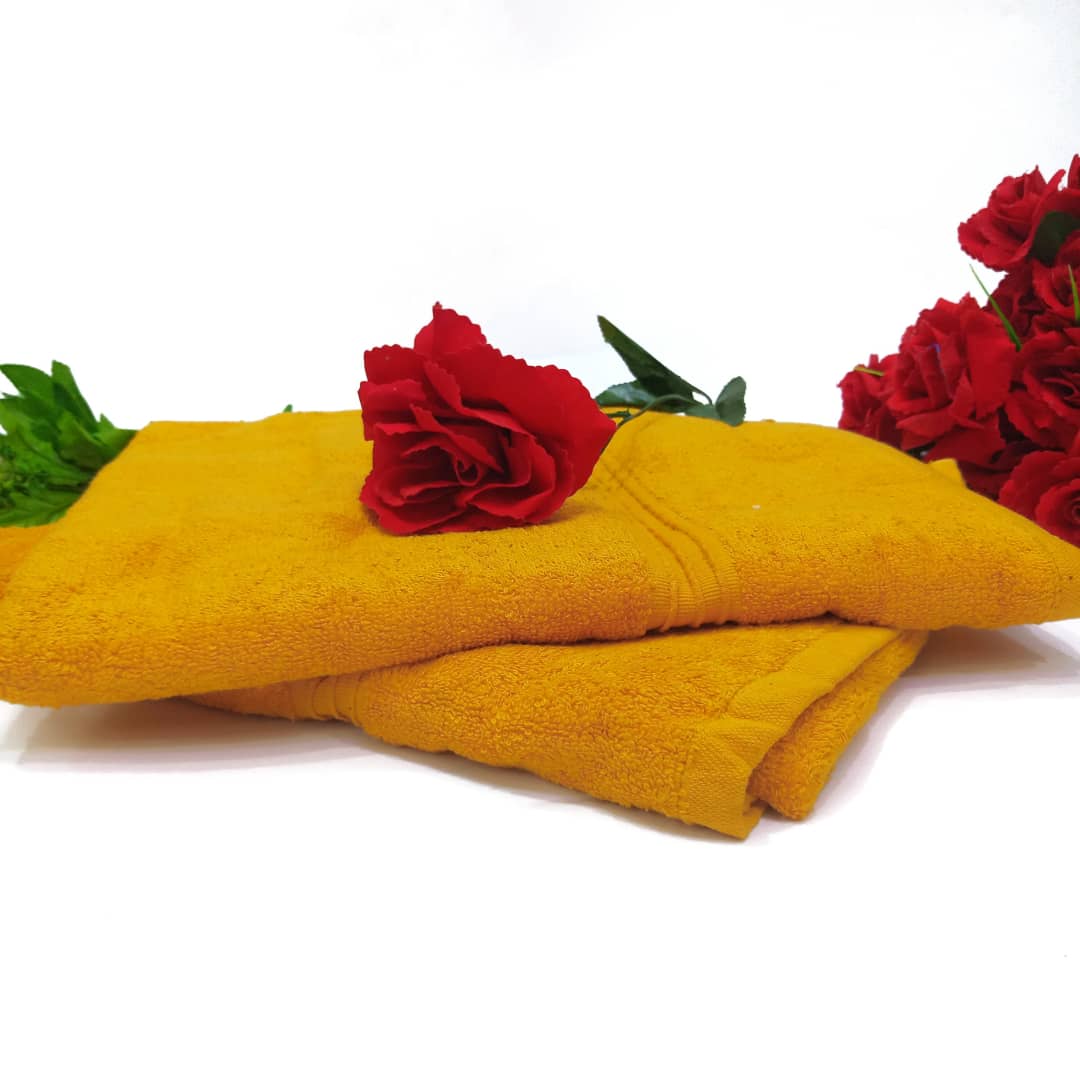 STLT MEDIUM YELLOW TOWEL 17/37 INCHES