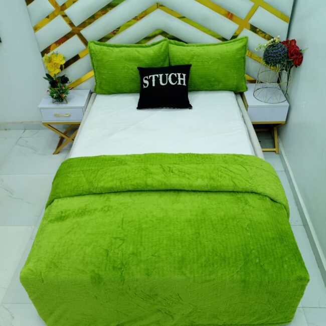 Img 20230811 Wa0012 - Neon Green Fur Duvet Only