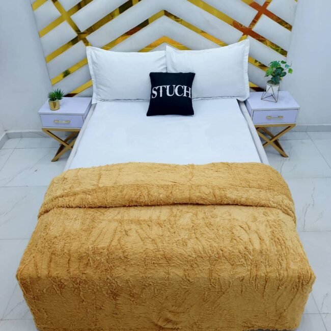 LIGHT GOLD FUR DUVET WITH 2 PILLOW CASES