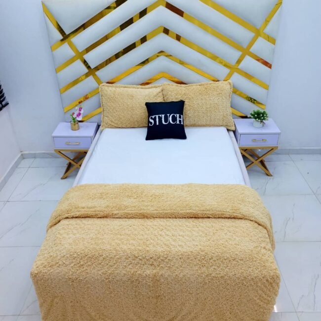 CHAMP GOLD FUR DUVET WITH 2 PILLOW CASES