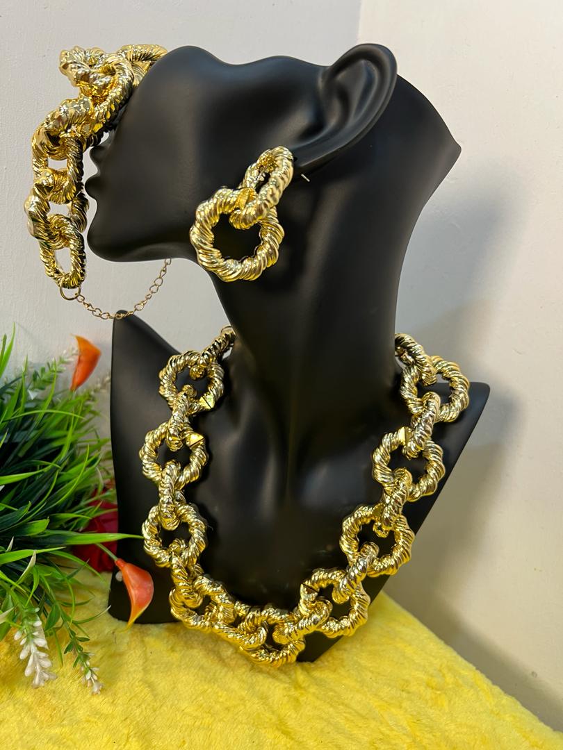 Bella gold necklace set (necklace, bracelet, earrings)