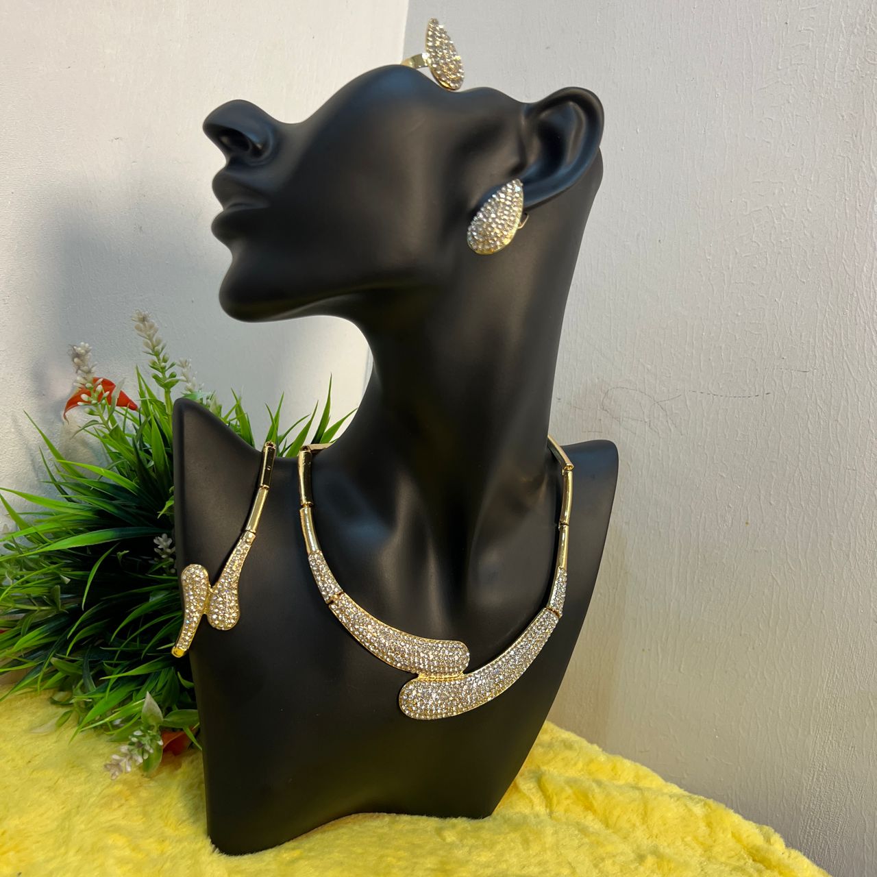 Honey necklace set (necklace, bracelet, ring, earrings)