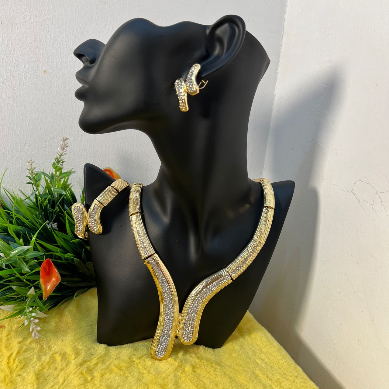 Grace necklace set (necklace, bracelet, earrings)