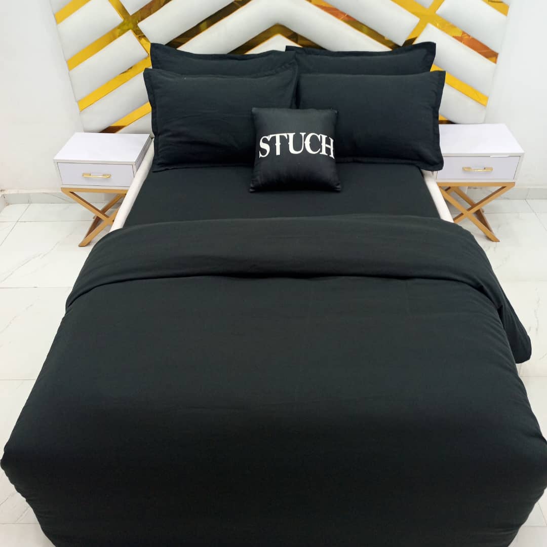 PLAIN BLACK BEDSHEET 7/7 BEDSHEET WITH FOUR PILLOW CASES AND DUVET COVER