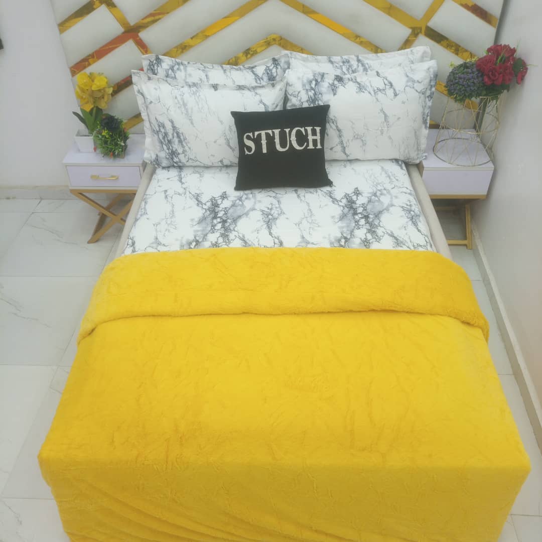 DEEP YELLOW  FUR DUVET WITH 2 PILLOW CASES