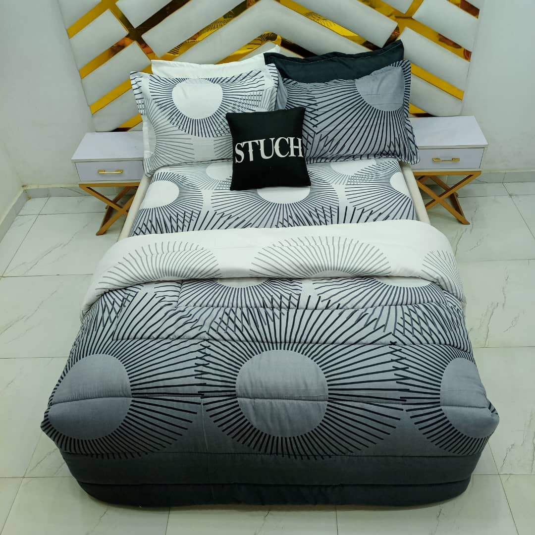 BLACK MOON 7/7 BEDSHEET WITH FOUR PILLOW CASES AND DUVET COVER (NO FIBER INSIDE)