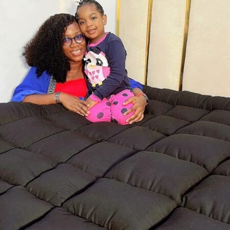 5/6 BLACK MATTRESS TOPPER (Size 60/72 inches)