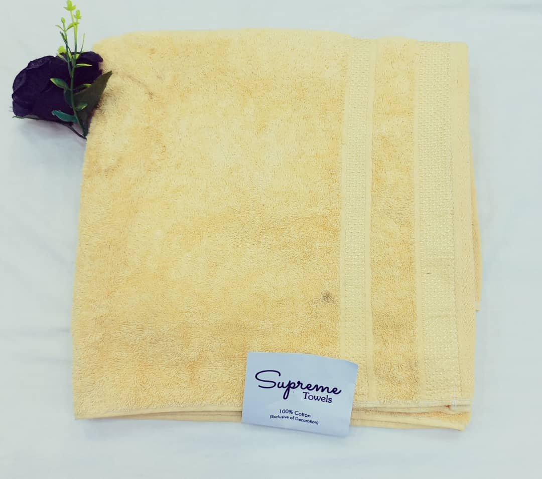 SUPREME BATH CREAM LARGE TOWEL 26/58 INCHES