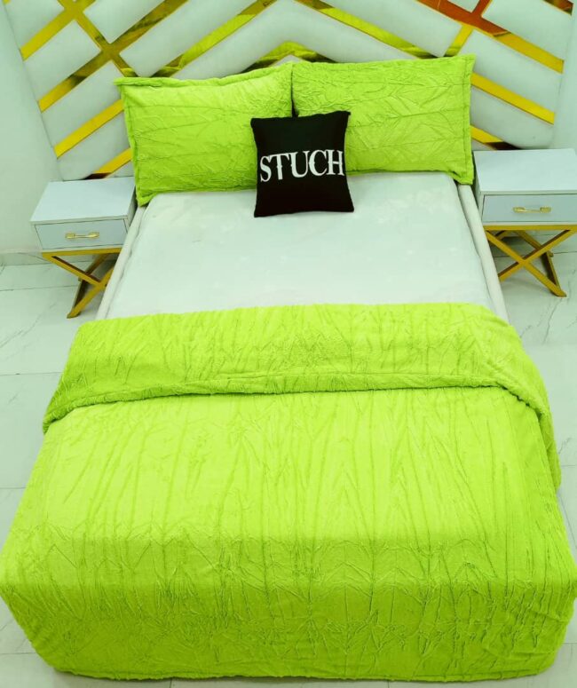 Img 20240719 Wa0008 - Neon Green Fur Duvet With 2 Pillow Cases