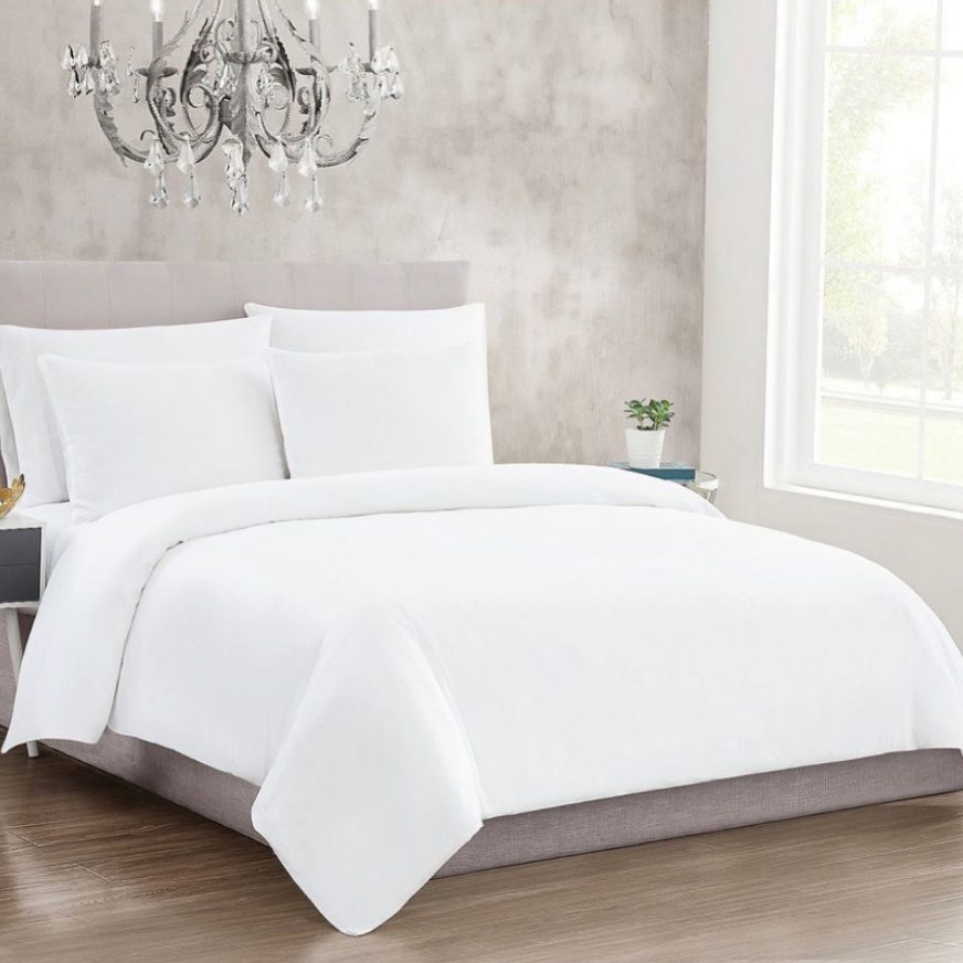 EGYPTIAN STANDARD 100% COTTON PLAIN WHITE 7 by 7 BEDSHEET WITH FOUR PILLOW CASES AND DUVET COVER – PREORDER (3-4 DAYS)