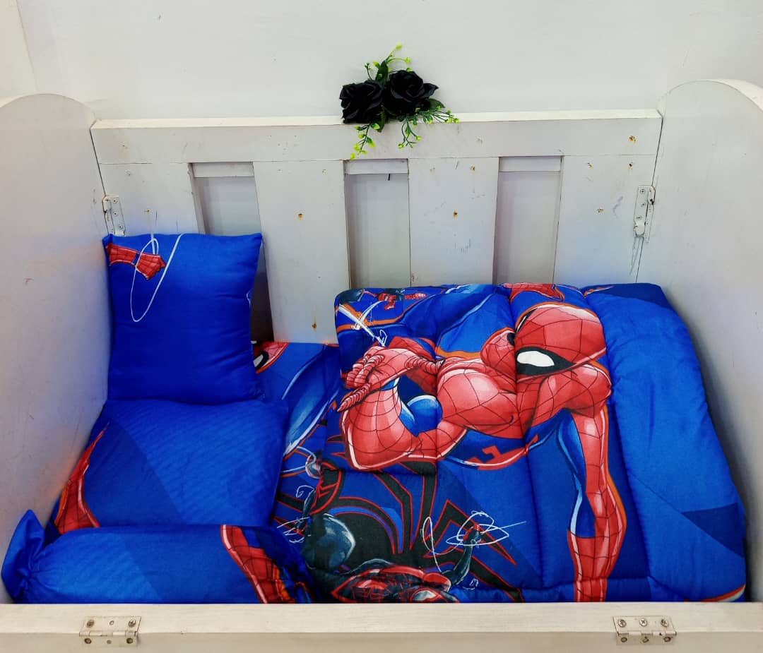 244 SPIDER-MAN COT