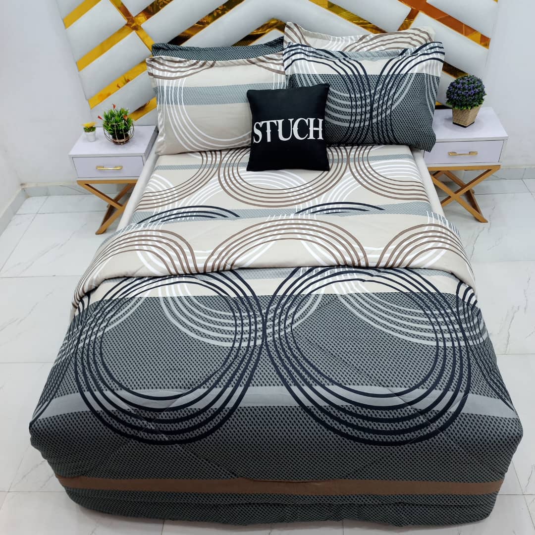 MULTI CIRCLE  7/7 BEDSHEET WITH FOUR PILLOW CASES AND DUVET COVER (NO FIBER INSIDE)