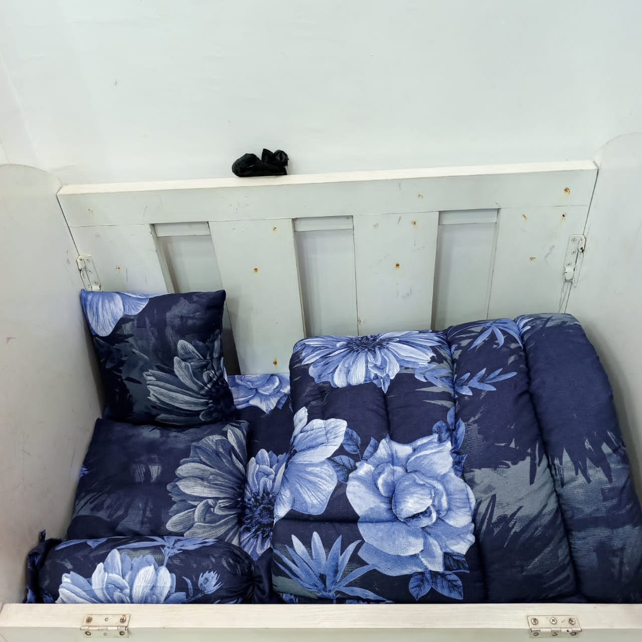 241 NAVY SUNFLOWER  COT