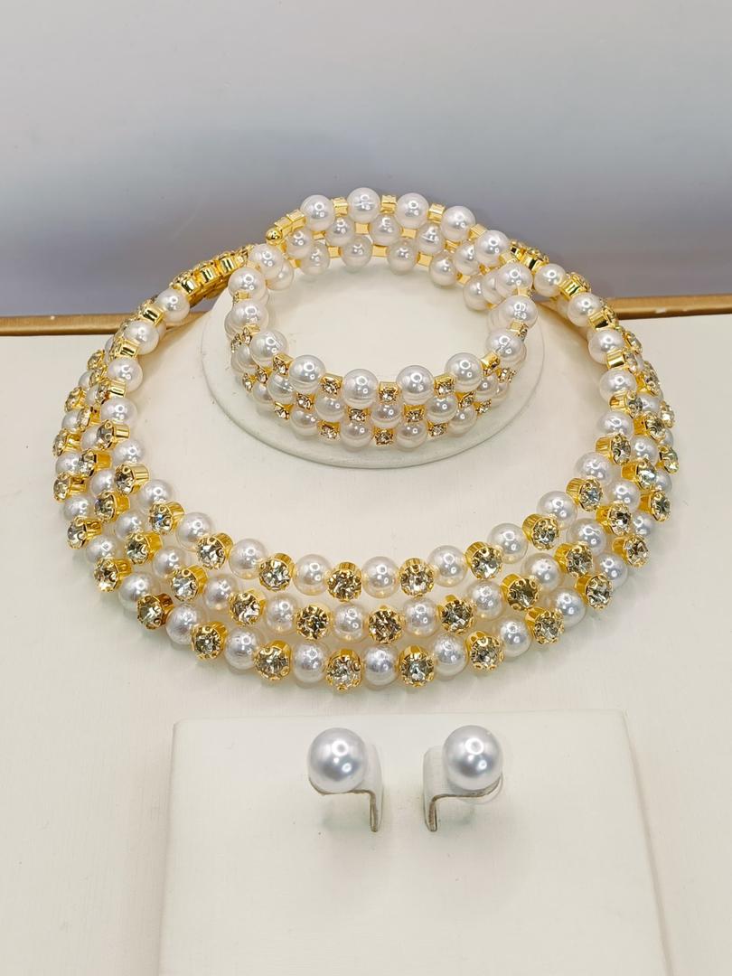 Gold pearl choker necklace set (necklace, bracelet, earrings)