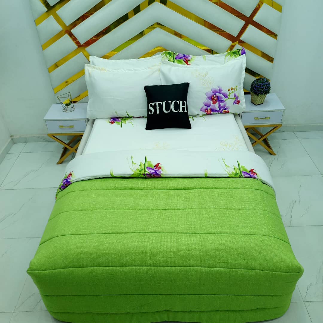 COMBINED LEMON GREEN WITH WHITE FOXTAIL ORCHID 7/7 DUVET SET