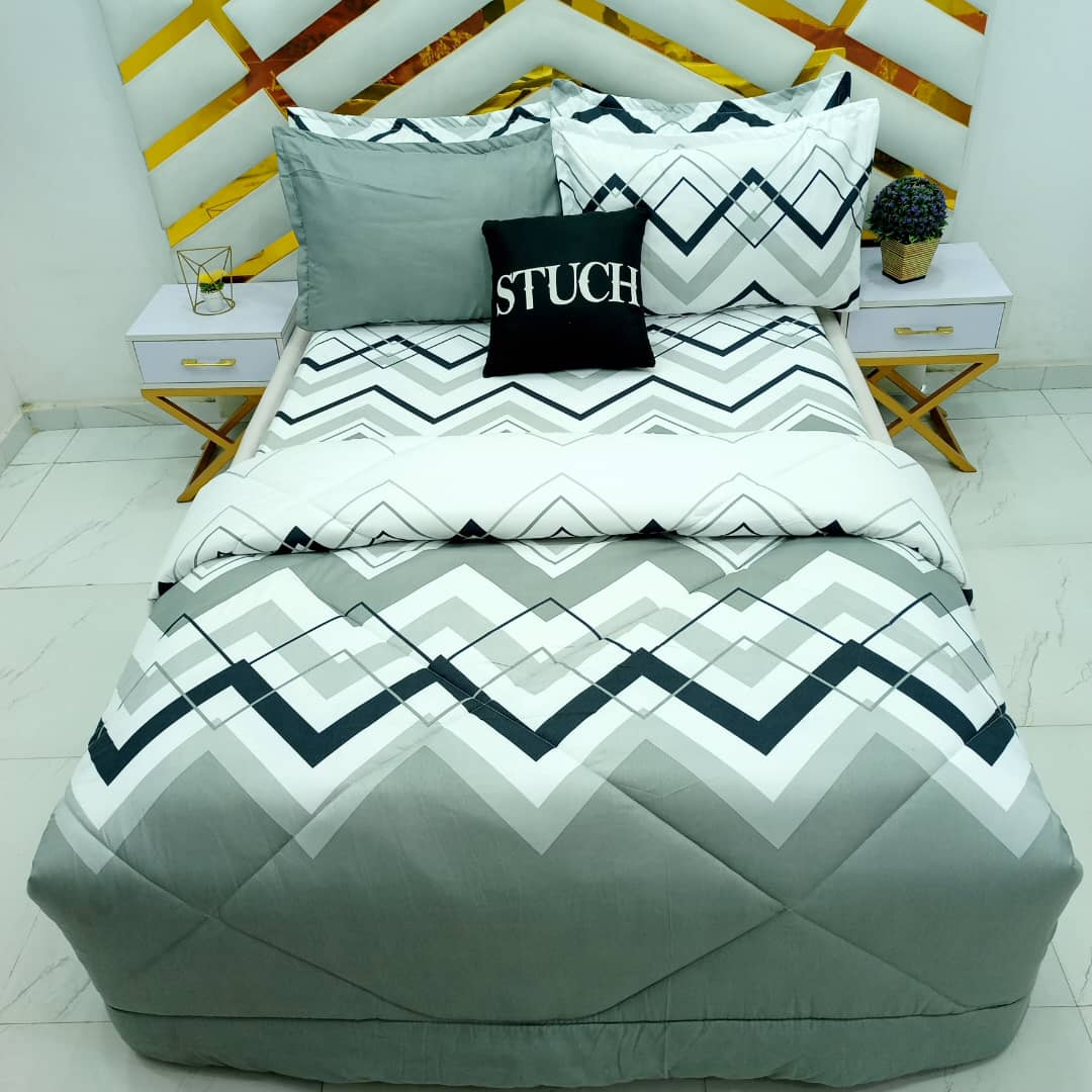 BLACK ZIG ZAG 7/7 DUVET SET