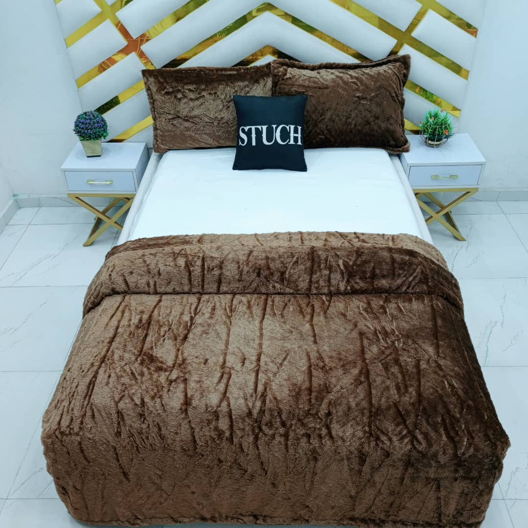 PECAN BROWN FUR DUVET WITH 2 PILLOW CASES