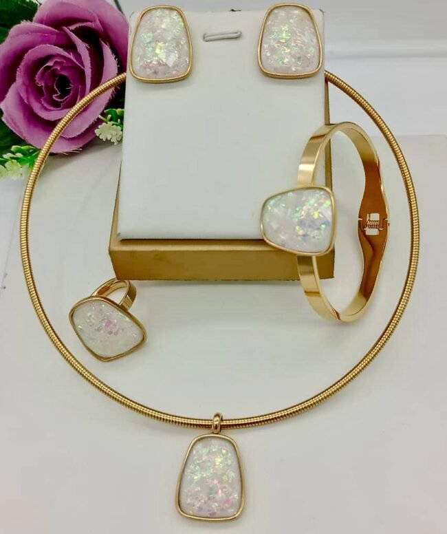 GOLD WHITE NECKLACE SET
