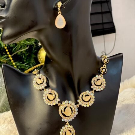 GOLD eve set (necklace and earrings)