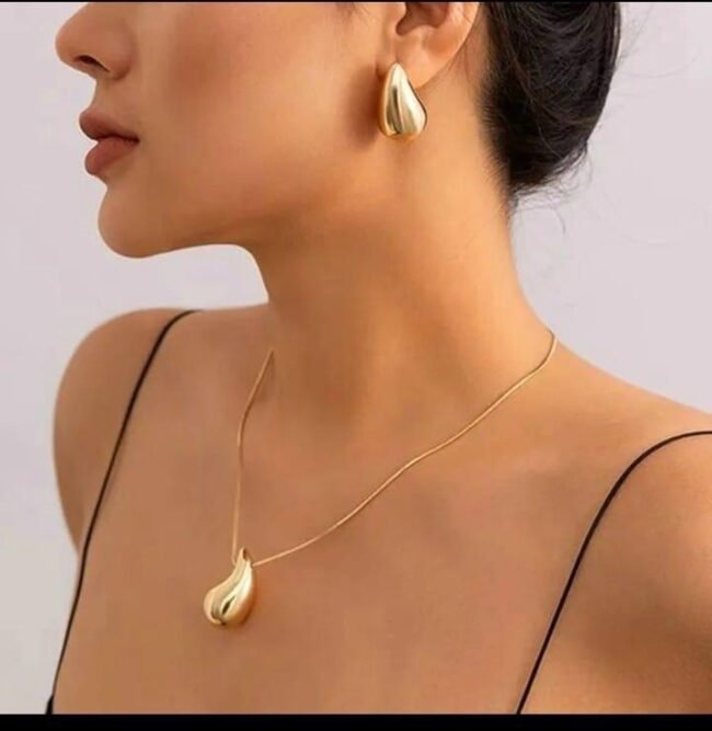 GOLD PEND NECKLACE SET