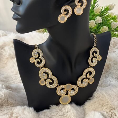 GOLD lia set (necklace and earrings)