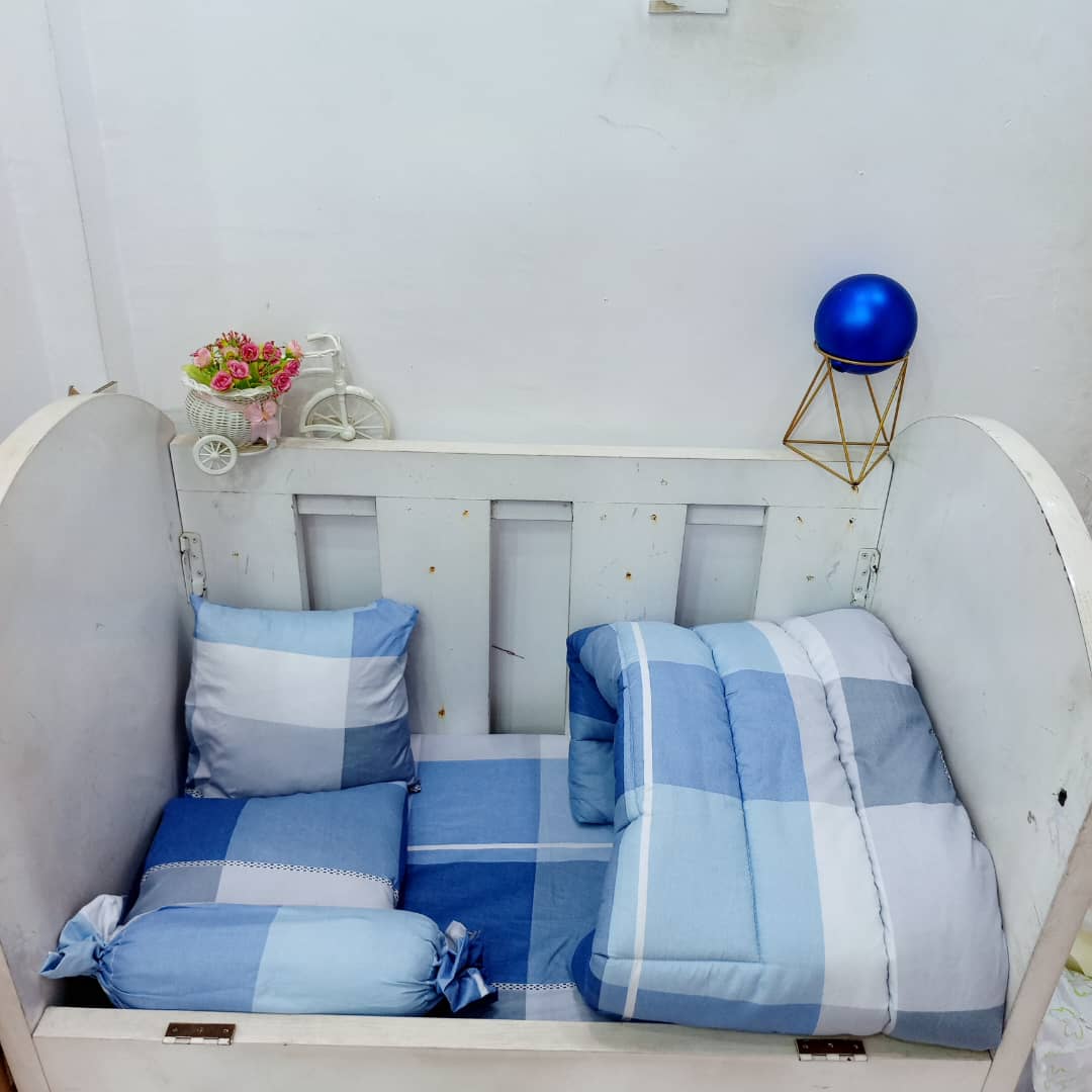 128 BLUE CHECK BABYCOT SET