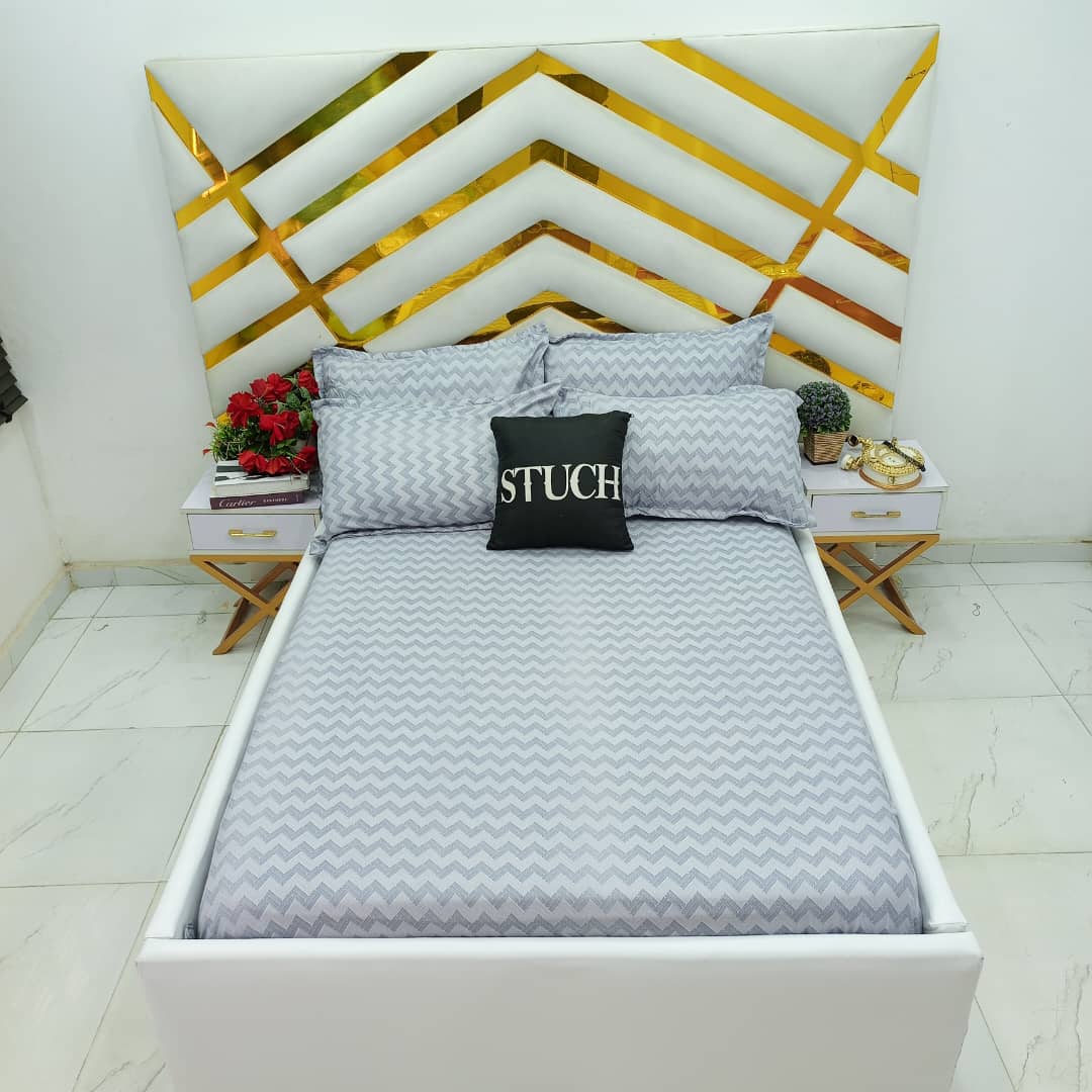 NAVY ZIGZAG   EXTRALARGE BEDSHEET