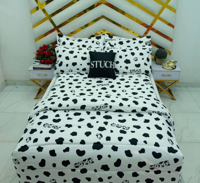 Img 20250220 Wa0043 - White Cute Nice 4/6 Duvet Set (With Two Pillowcase)