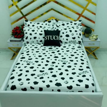 WHITE CUTE NICE 4/6 BEDSHEET