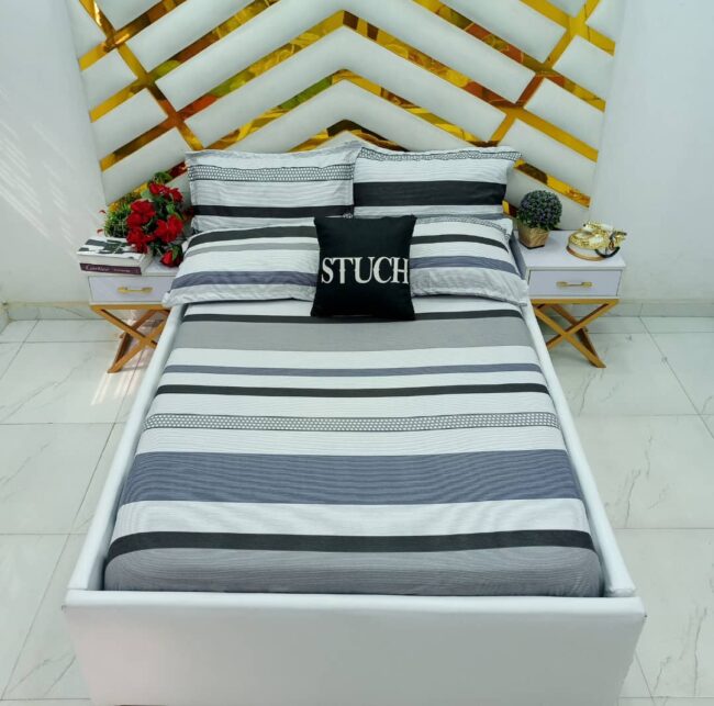 Img 20250224 Wa0015 - Black Stripes Extralarge Bedsheet