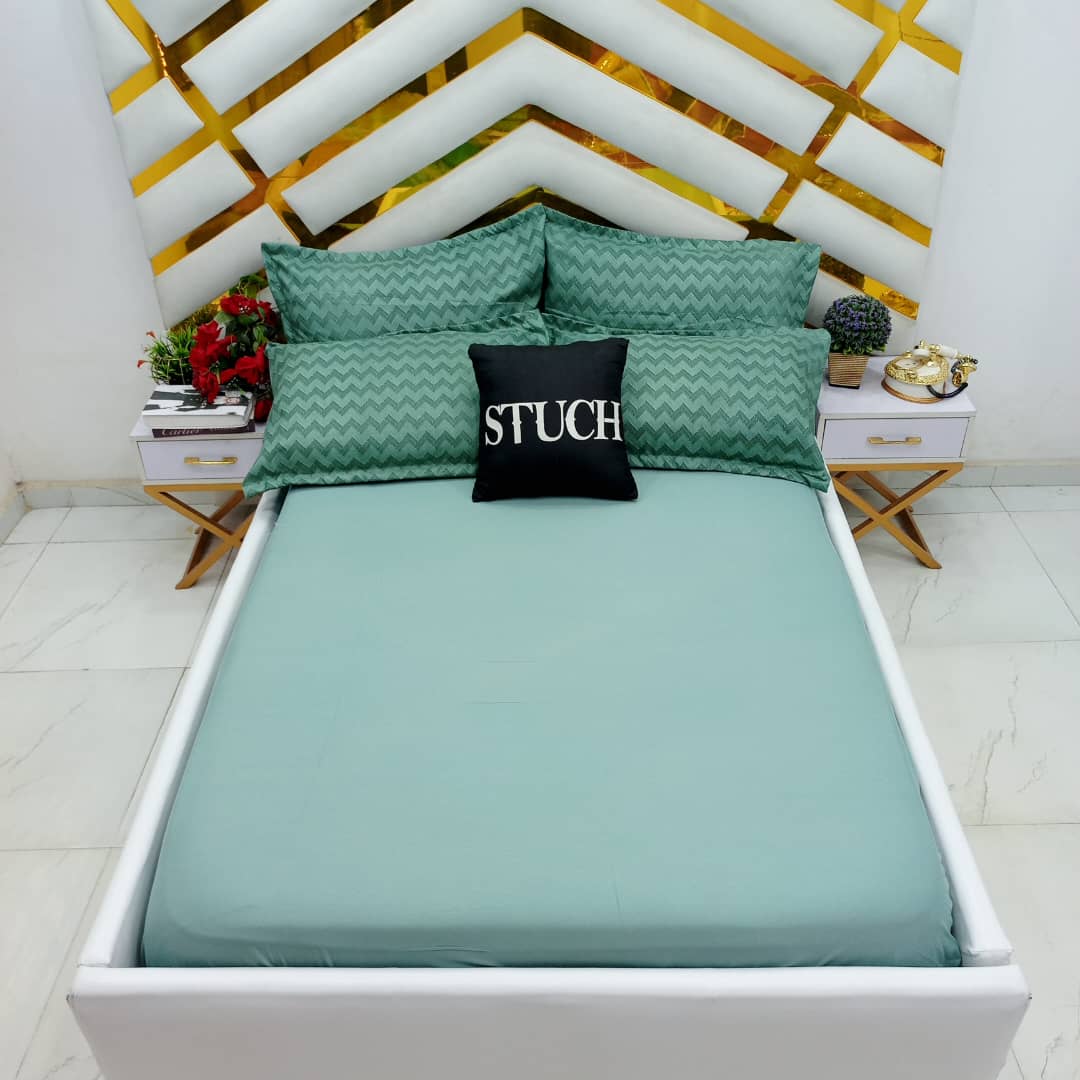 COMBINED GREEN ZIGZAG AND PLAIN GREEN 7/7 BEDSHEET