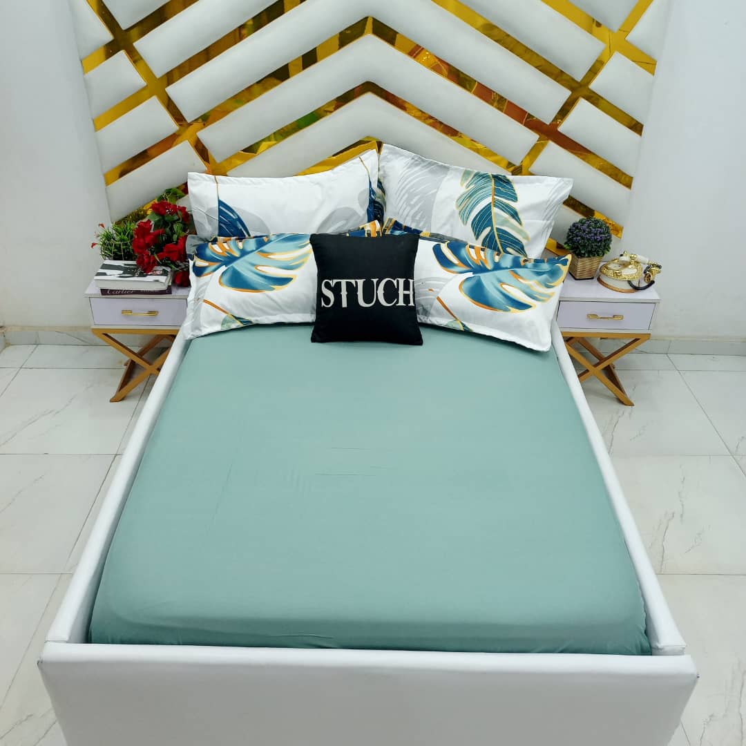 COMBINED BLOCK PALM AND PLAIN GREEN 7/7 BEDSHEET