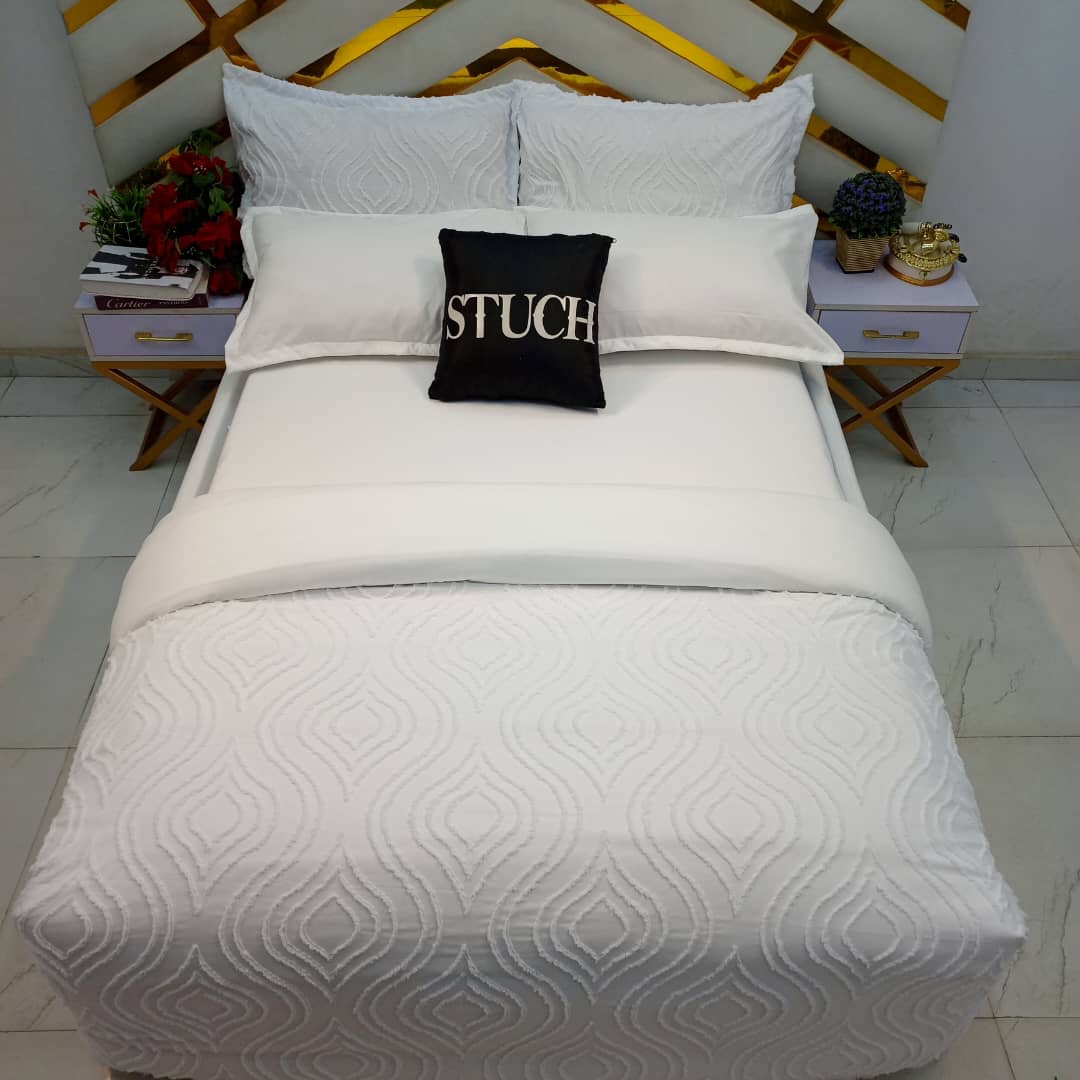 WHITE LUXURY JACQUARD 7/7 DETACHABLE DUVET SET (BEDSHEET WITH 4 MIXED PILLOW CASES, DUVET AND DUVET COVER (PREORDER 2-3DAYS)