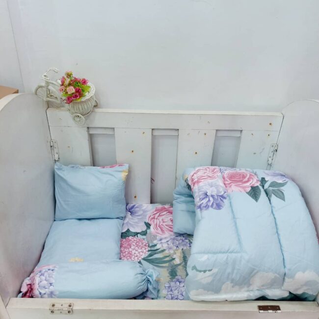 Img 20250325 Wa0016 - 625 Teal Bouquet Babycot Set