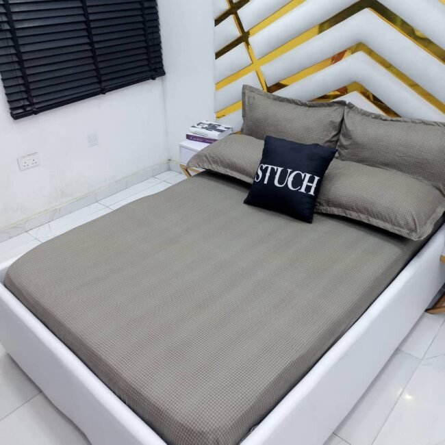 CRYSTAL BROWN7/7 BEDSHEET WITH FOUR PILLOW CASES AND DUVET COVER (NO FIBER INSIDE)