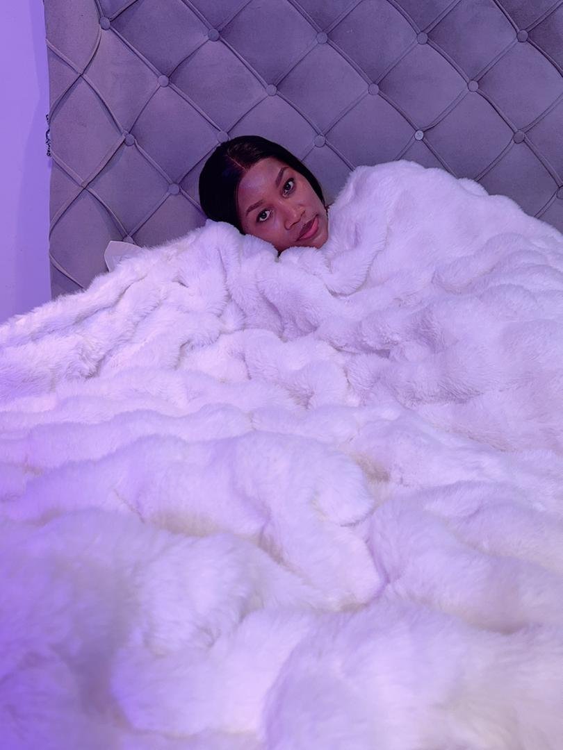 LUXURY WHITE BUBBLE FUR 6/7 DUVET ONLY (92/105 INCHES)