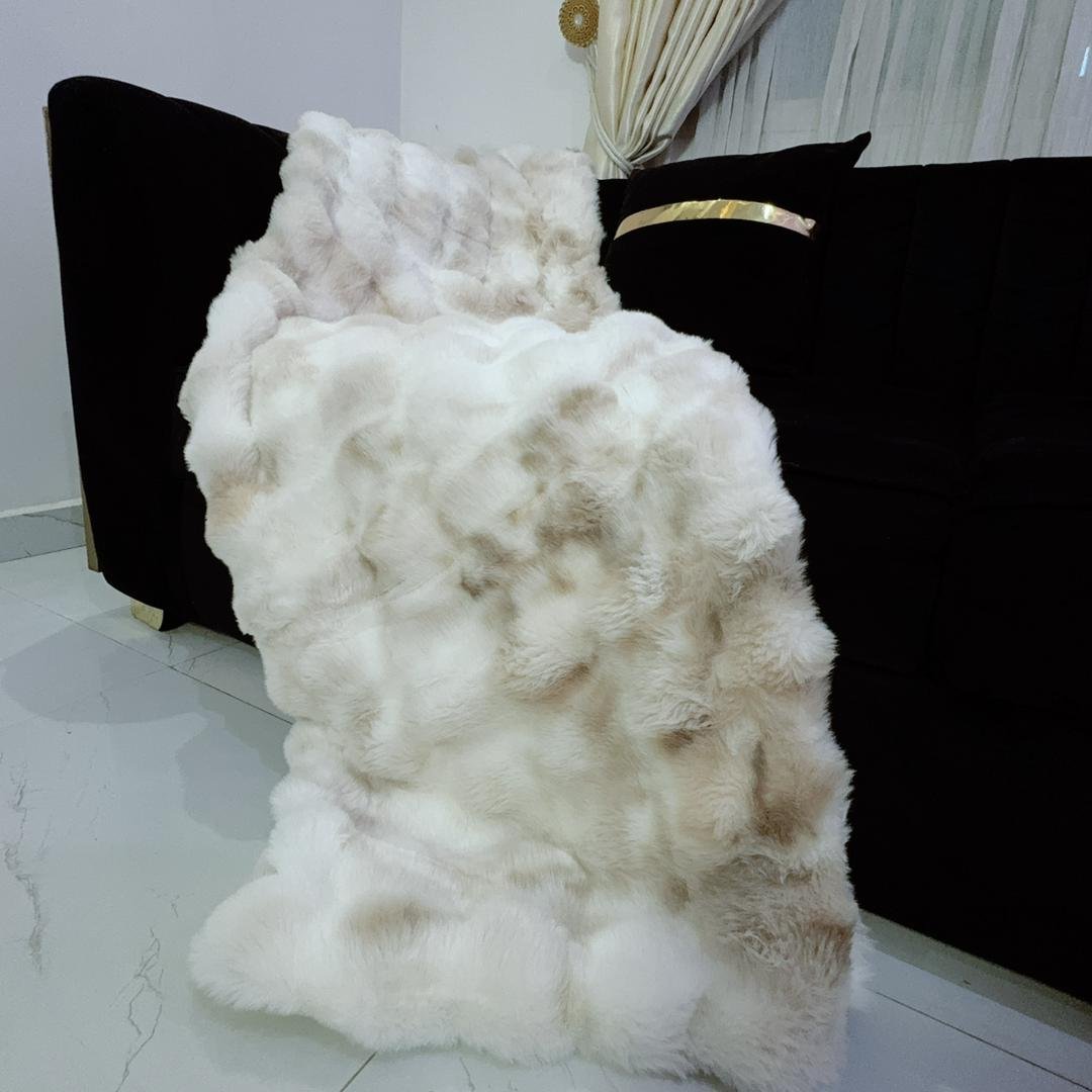 LUXURY SPOTTED CREAM BUBBLE FUR PILLOWCASE ONLY (19/29 INCHES)