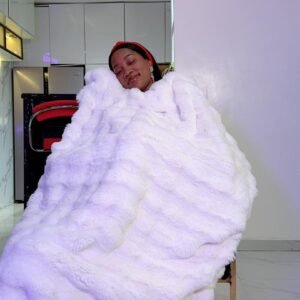 LUXURY WHITE BUBBLE FUR 4/6 DUVET ONLY (70/92 INCHES)