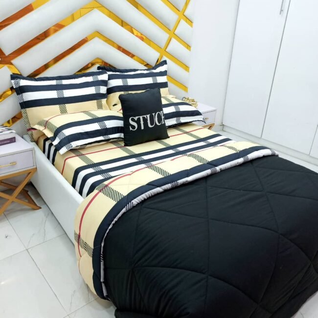 COMBINED BLACK WITH NEW BURBERRY 7/7 DUVET SET