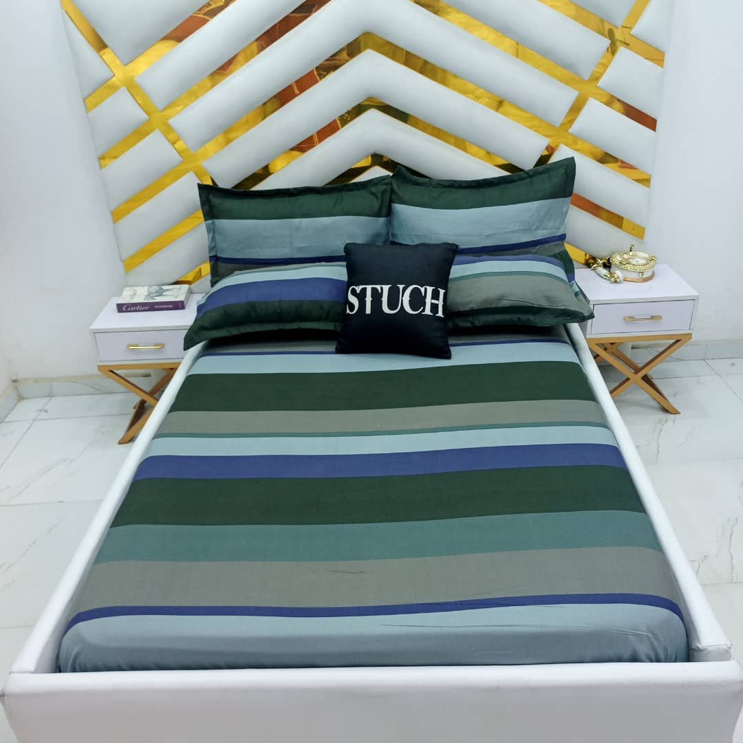DARK STRIPES 4/6 BEDSHEET WITH TWO PILLOWCASES