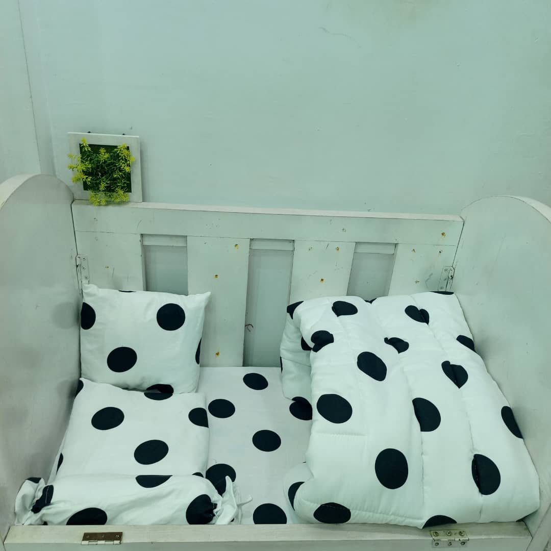 014 WHITE POLKA  BABYCOT SET