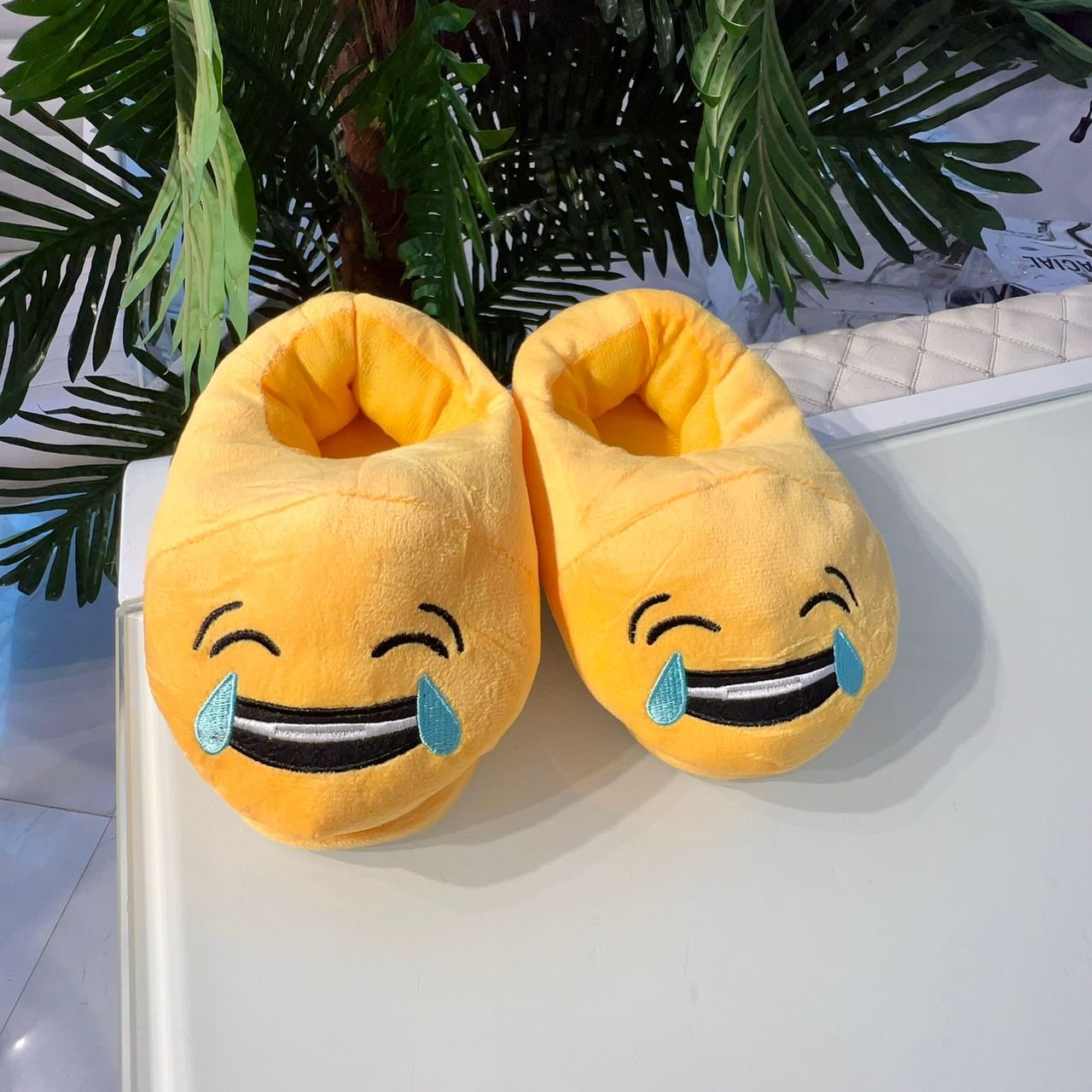 LAUGH EMOJI UNISEX FLUFFY SLIPPERS (FREE SIZE FITS UPTO SIZE 42)