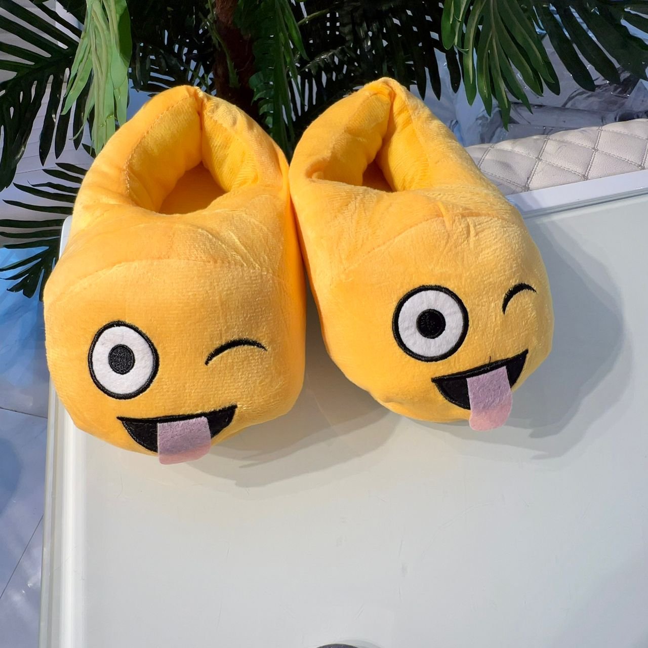WINK EMOJI UNISEX FLUFFY SLIPPERS (FREE SIZE FITS UPTO SIZE 42)