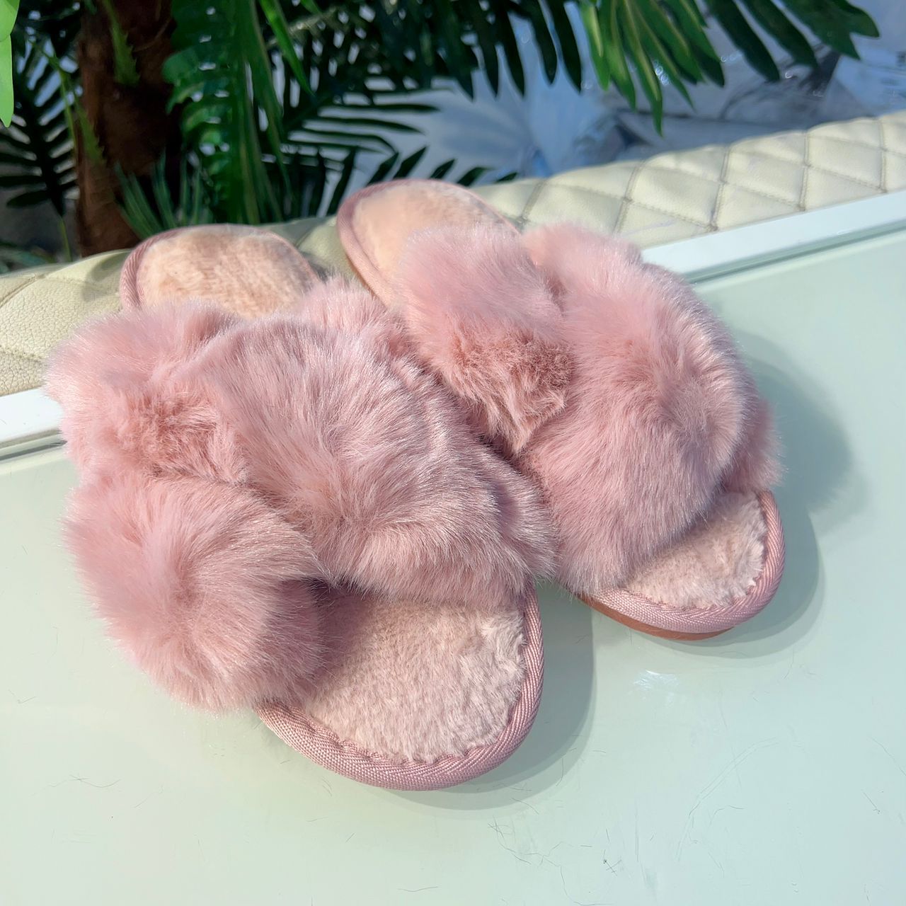 PEACH WOMEN OPEN TOE FLUFFY SLIPPERS (SIZE 38-39)