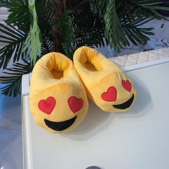 LOVE EYES EMOJI UNISEX FLUFFY SLIPPERS (FREE SIZE FITS UPTO SIZE 42)