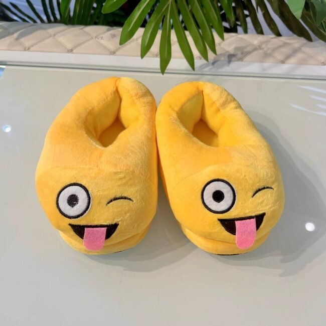 KIDS WINK EMOJI UNISEX FLUFFY SLIPPERS (FREE SIZE FITS UPTO SIZE 22) AGE 2-7