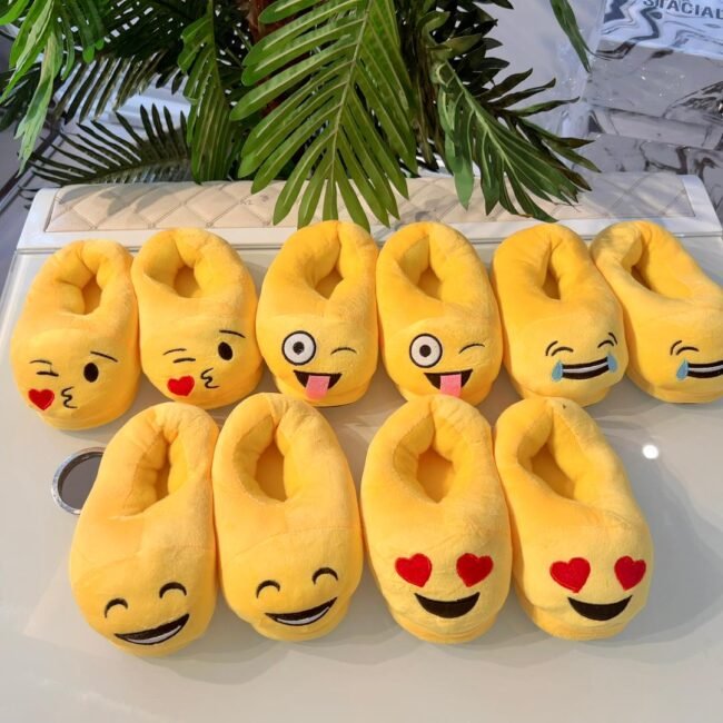 KIDS WINK EMOJI UNISEX FLUFFY SLIPPERS (FREE SIZE FITS UPTO SIZE 22) AGE 2-7 - Image 2