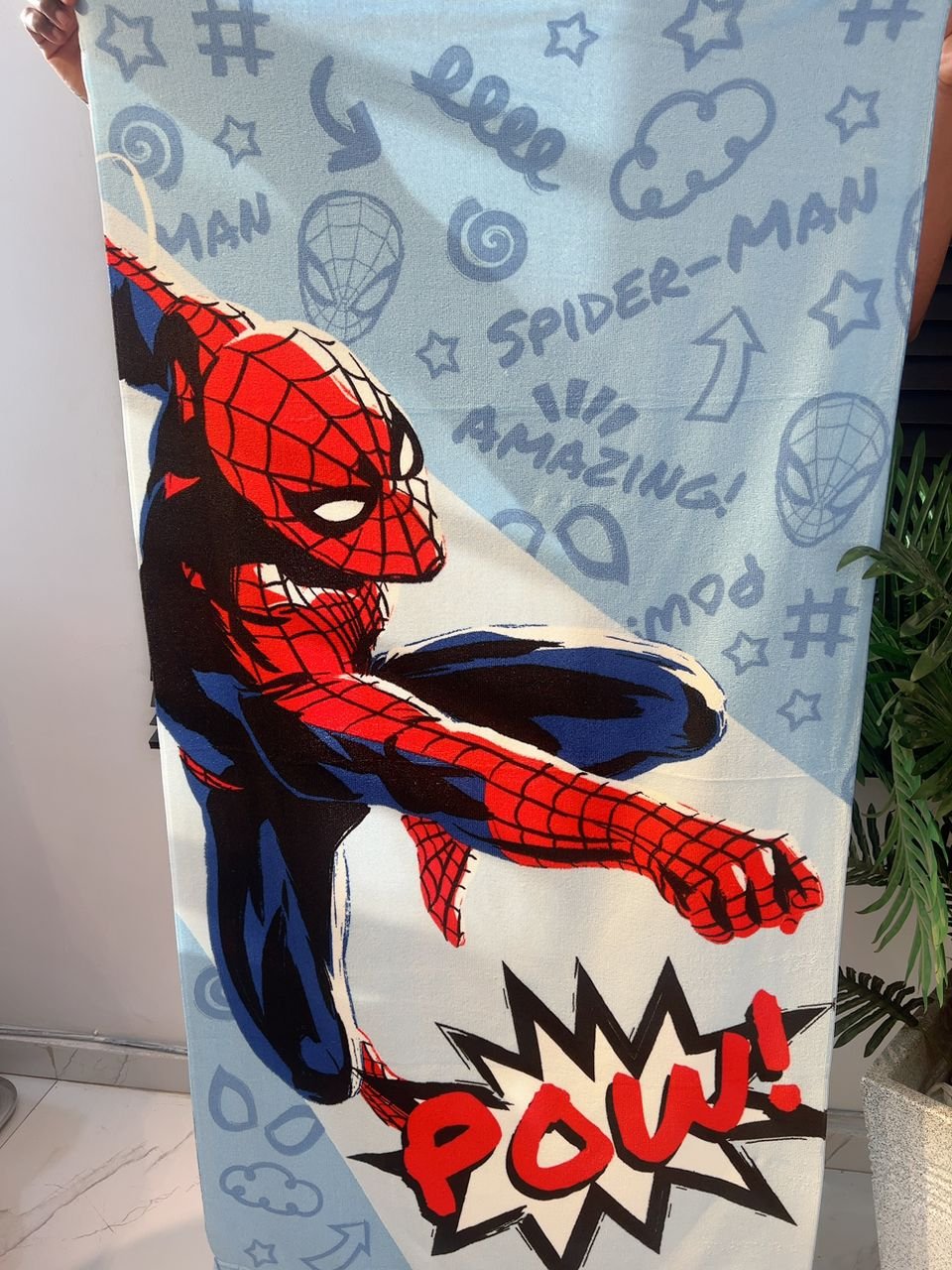 POW SPIDERMAN KIDS LARGE TOWEL 28/51 INCHES