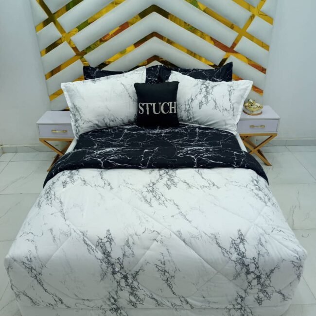 BLACK AND WHITE THUN COMBO(BLACK BEDSHEET) 7/7 DUVET SET(IN PRODUCTION)